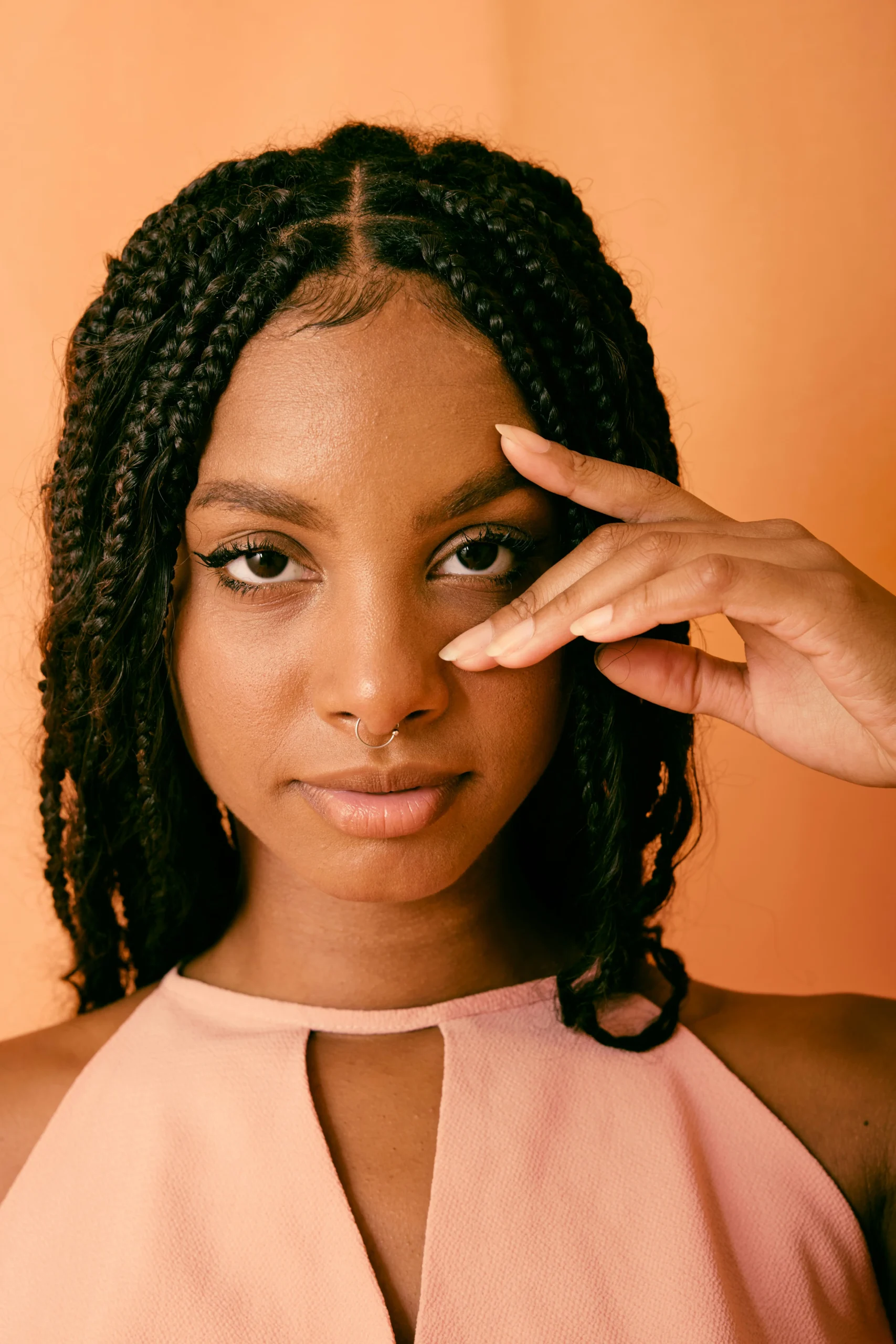 How to Live With Less and Still Look Chic: A Guide to Minimalist Living